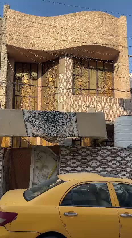 بيت ٥٠ متر مربع للبيع فقط. منطقة العبيدي قرب جامع العبيدي. الشارع العام  المثلث او السمجه. الدربونة مطبكة مقرنص. خدمات كامله فول. جنس العقار طابو ملك  صرف السند اسهم. تصويرالبيت بالفيديو. للاستفسار الاتصال.***********
