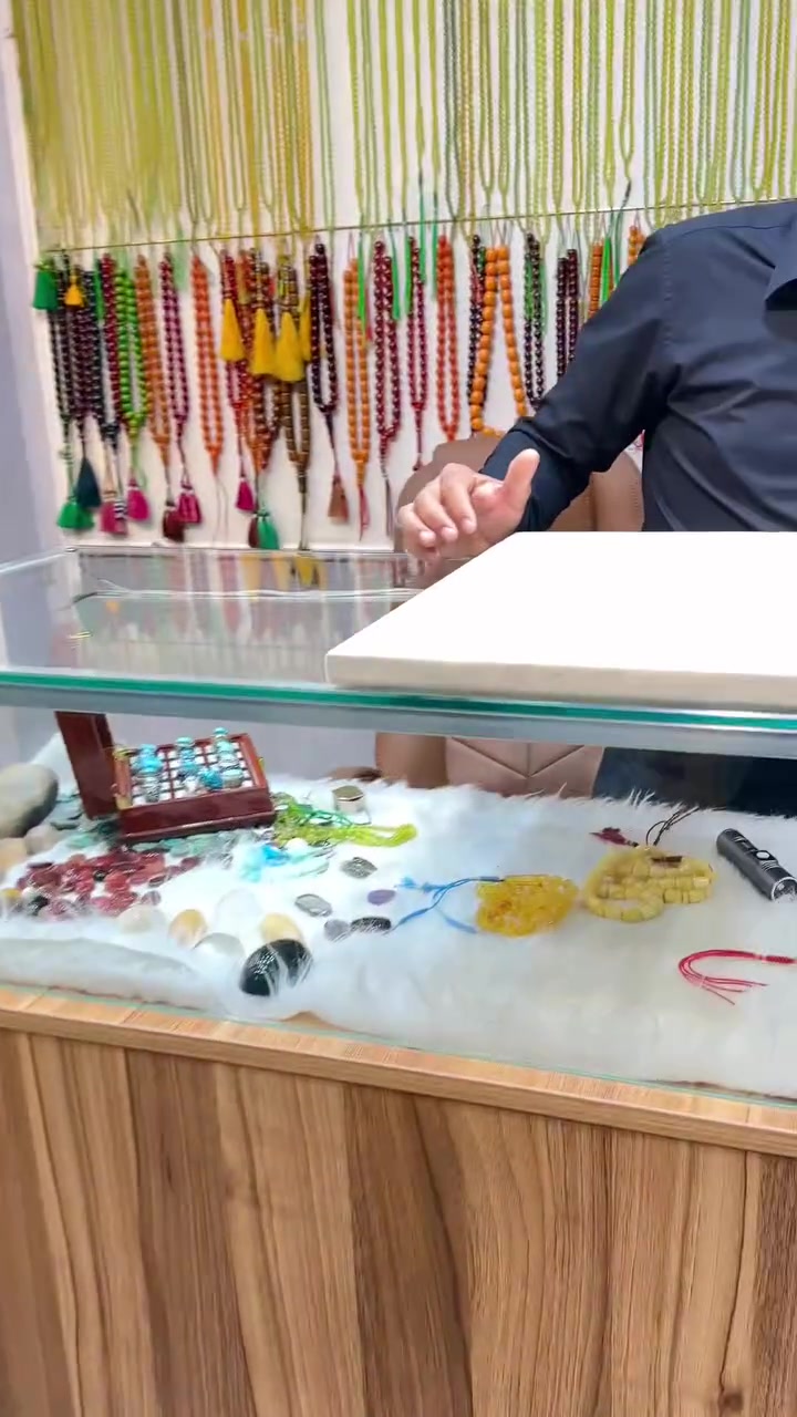 🌼🌼اللهم أعطهم ما يتمنون لنا🌼🌼
‏ النجف الاشرف سوق الكبير قيصرية ‏أحمد الشمرتي  معرض نيشابور الاستفسار خاص أو الاتصال☎️((***********)) روائع العقيق اليماني الأحمر الياقوتي قطعه غاية والروعه
