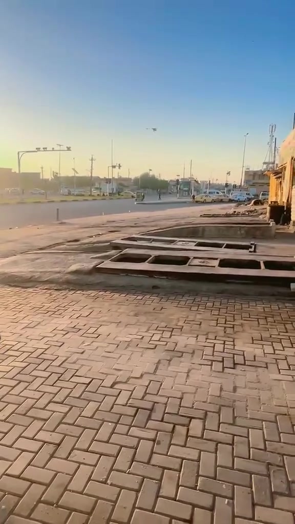 سلام عليكم بيت البيع مساحه 110 منطقه ابو درع تقاطع كسره وعطش
السعر 110 بي مجال بسيط
الستفسار ***********
