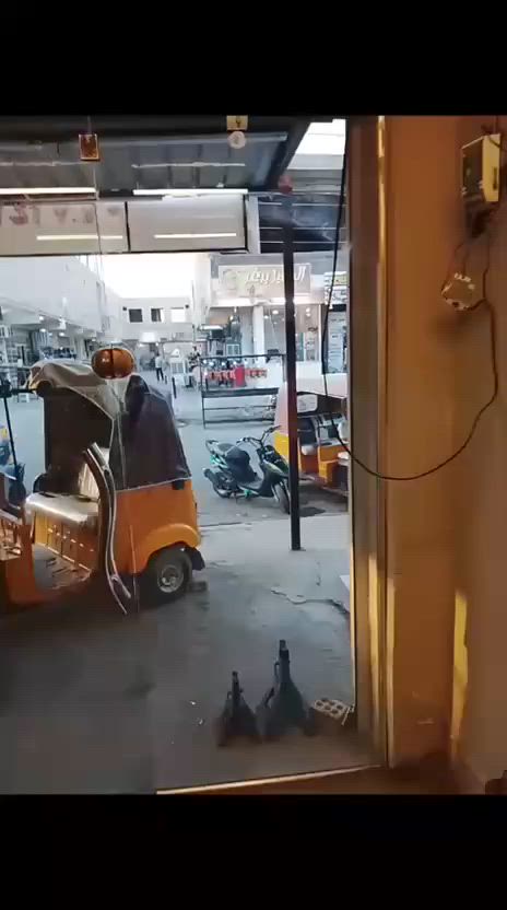 السلام عليكم
جام خانه العرض ٣ مترر
والارتفاع مترتين ونص
مكاني بغداد 

***********
