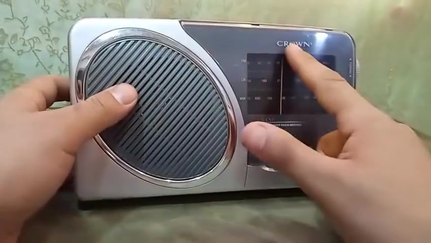 السعر 45 شامل التوصيل
راديو ماركة كراون ياباني
شغال بالكامل
ثلاث موجات fm+mw+lw
كل الشرح بالفيديو
للأتصال ***********
