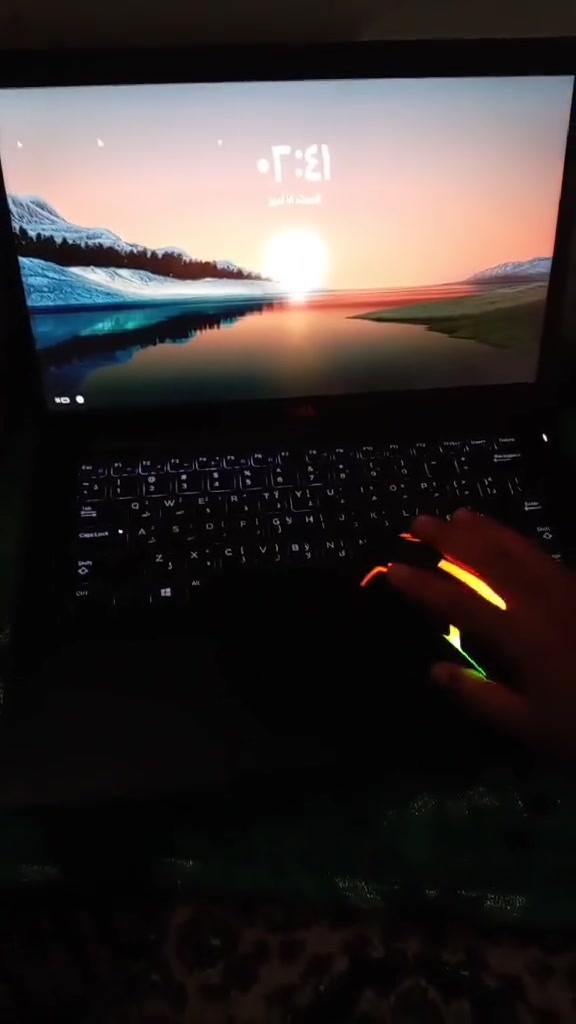 *للبيع لابتوب Dell Latitude 7490 مستعمل نظيف* 💻

*المواصفات:*
- *الموديل*: Dell Latitude 7490 بزنس
- *المعالج*: Intel Core i5 الجيل السابع
- *الرام*: 8GB DDR4
- *التخزين*: SSD 256GB سريع
- *الشاشة*: 14 انش FHD
- *الحالة*: نظيف جداً بدون اي عطل

*المرفقات:* 
ماوس كيمنك هدية + الشاحن الاصلي

*المكان*: الموصل  
*للتواصل*: خاص او واساب

الجهاز مناسب للطلاب والدراسة والبرمجة والاعمال المكتبية

--ببجي موضح بالفديو ***********
