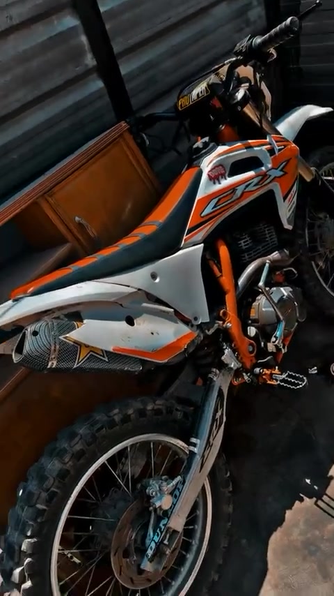 سلام عليكم
Crx 2025 300cc
بل واقع هواي احلى دراجه جديده شلعه ومعدل ومكينه وكير كفاله او وياهه كفرات كامله موشم 
سعر 900 الف وماكو هيج سعر ونضافه بل سوك 
مكاني البياع ول عامريه ***********
