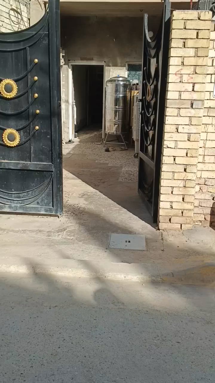 السلام عليكم عقار للبيع مكان شارع ابو علي بالبدايه مقابيل مدرسه الاهلي مساحه 100 نزال 22 الواجهيه 4:30  ***********
