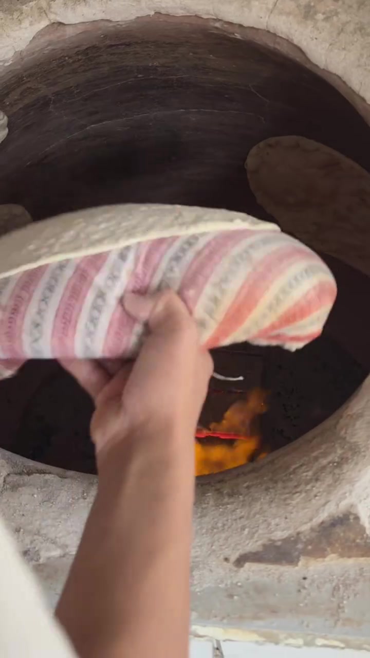 👋 يا هلا بريحة خبز السدة الحار! 🤤
​👋 يا هلا بريحة خبز السدة الحار! 🤤
​إلى كل عوائلنا الكريمة، مخبز السدة مخبزكم ويقدم لكم الأفضل دائماً.
​من صلاة الصبح وبابنا مفتوح ليكم:
​🍞 خبز طحين العوائل: جيبوا طحينكم، والخبزة الحارة الطيبة علينا.
🎉 أعراسكم: فرحتكم تكتمل بخبزنا الطازج والحار، جاهز لأي كمية.
😔 فواتحكم: بالشدة إحنا وياكم، نجهزكم بالخبز بأسرع وقت وأفضل ترتيب.
🤝 لأصحاب المصالح: عدكم مطعم أو محل؟ تواصلوا ويانا لطلبيات يومية ثابتة وأسعار خاصة.
​تشرفونا بأي وقت! ❤️
​📍 [كوت /الفلاحيه/شارع30/ع السده  ]
📞 للطلب: [***********] وتساب او الاتصال
​#خبز_عراقي #تجهيز_أعراس #تجهيز_فواتح #طحين_الوجبة
