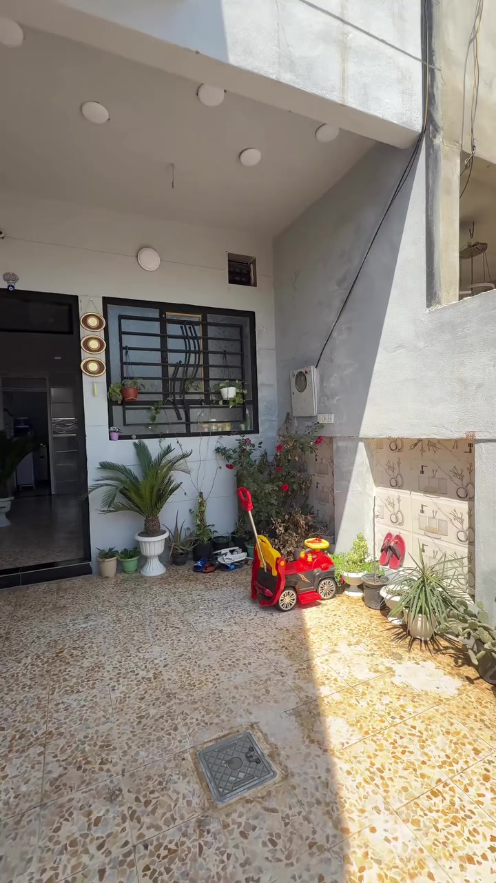 السلام عليكم بيت للبيع ١٥٠متر القدس الثانيه بناء حديث بي وصل بلديه السعر ٤٢وبي مجال ***********

