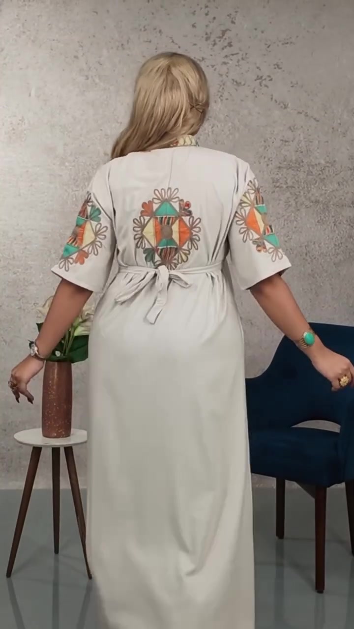 ☀️🌸 كوني مستعدة لصيف 2026 بإطلالة ناعمة ومميزة من حكاية وصل  🛍️✨
📲 ***********  واتساب أو فايبر
تشكيلة صيفية أنيقة تجمع بين الراحة، الجمال، والخامات الراقية… تصاميم مرتبة تناسب كل الأذواق وتخلي إطلالتك أجمل بكل بساطة 💃🌿

💰 الأسعار:
🔸 الطويلة: 15,000 دينار

🧵 الخامات المتوفرة:
🌾 كتان إسباني وفرنسي
🤍 قطن مراسي مصري فاخر

⭐ صناعة مصرية درجة أولى
🛒 متوفر جملة ومفرد
📦 توصيل إلى جميع المحافظات

🚚 أسعار التوصيل:
📍 بابل: 3,000 دينار
📍 باقي المحافظات: 5,000 دينار

📐 دليل المقاسات التقريبي:
🌷 سمول: من 45 إلى 55 كغم
🌷 رقم 1: من 55 إلى 70 كغم
🌷 رقم 2: من 70 إلى 90 كغم
🌷 رقم 3: من 90 إلى 115 كغم
🌷 رقم 4: من 115 إلى 140 كغم

💗 ويتوفر تفصيل قياسات خاصة حسب الطلب 💗

✨ سواء تحبين الإطلالة الهادئة أو الستايل المختلف، كوليكشن حكاية وصل هو اختيارك للصيف براحة وأناقة 🌸👗

📲 للطلب او الاستفسار : راسلينا من الزر اسفل المنشور او الاتصال على الارقام  التالية ⬇
📲 *********** واتساب أو فايبر
📲 *********** واتساب أو فايبر
