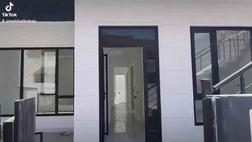 خانوو بۆ فرۆشتن لە سلێمانی (بەکرەجۆ) 🛑
​ڕووبەر: ٢٠٠ مەتر (تاپۆ)
​دۆخی خانوو: تازەیە و بەکارنەهاتووە (سفر)
​پێکهاتەی خانوو:
​میوان + مەتبەخ + هۆڵ
​٣ ژووری نوستن
​تایبەتمەندییەکان:
​سیستەمی دکتی موبەریدە
​سەقفی مەغریبی
​دەرگا و پەنجەرەی ئەلەمنیۆم (دەبڵ جام)
​📞 بۆ زانیاری زیاتر و پەیوەندیکردن: ***********
💰 نرخ: لە کۆمێنت نووسراوە.
​✨ خاوەن موڵکە بەڕێزەکان:
ئەگەر هەر موڵکێکتان هەیە بۆ فرۆشتن یان بەکرێدان، وێنە و زانیارییەکانمان بۆ بنێرن تا بە زووترین کات بۆتانی بڵاو بکەینەوە.

​
​بيت للبيع في السليمانية (بَكْرَجُو) 🛑
​المساحة: ٢٠٠ متر (طابو ملك)
​حالة البيت: جديد ومانسكون بيه قبل (صفر)
​تفاصيل البيت:
​استقبال + مطبخ + صالة
​٣ غرف نوم
​المواصفات:
​منظومة دكت تبريد
​سقف مغربي
​أبواب وشبابيك ألمنيوم (دبل جام)
​📞 للمزيد من المعلومات والاتصال: ***********
💰 السعر: موجود بالتعليقات.
​✨ إلى أصحاب العقارات المحترمين:
إذا عندك أي عقار ترید تبيعه أو تأجره، دزڵنا الصور والتفاصيل وتدلل، ننشرلكیا بأسرع وقت.
