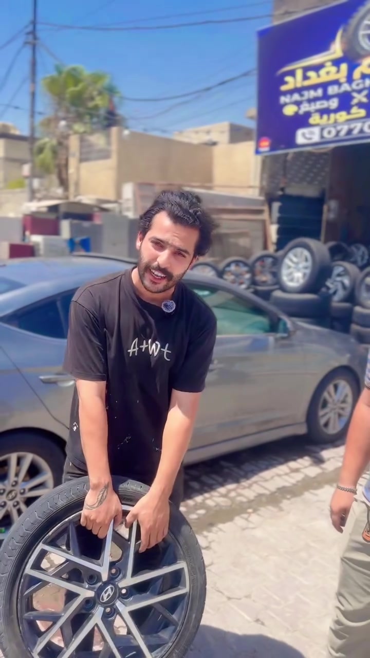 خدمات نجم بغداد العنوان بغداد الطالبية قرب علوه زويني *********** بيع ومراوس تعديل صبغ كلشي موجود مفتح على مدار ٢٤ساعه
