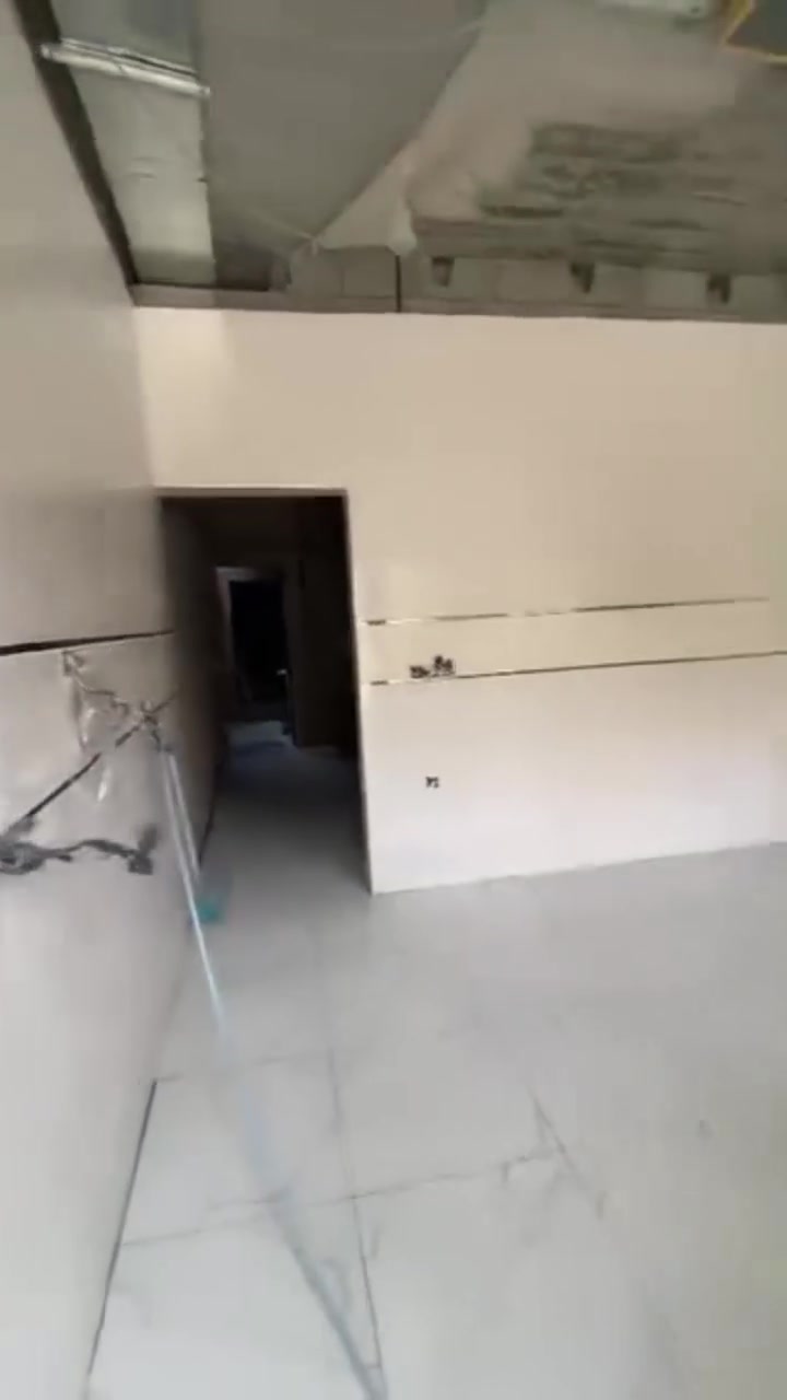 سلام عليكم اسطه سيراميك متفرغ حاليا***********
