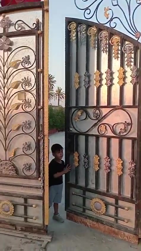 دونم ونص العنون حي طارق القديم نهايت صيطره القديمه مال اشطيت يم كوفي الزعمي طابو 17 دونم ونص المساحه حلوه ومسيجه داير مداير   بي مي بي كهرباه كامل السعر 85 وبي مجال  الرقم ***********

