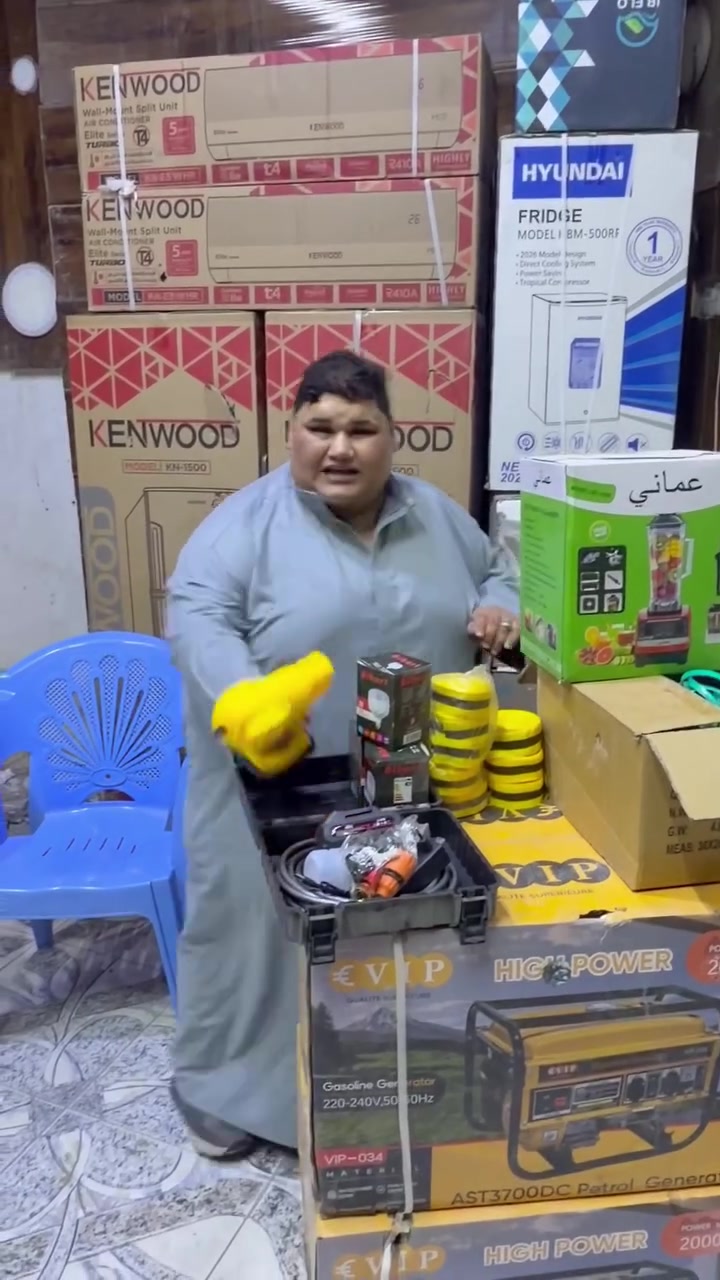 محلات الحاج حميد الخيكاني
الشطر حاوي النهضه شارع سيد رحمه 

رقم :***********
