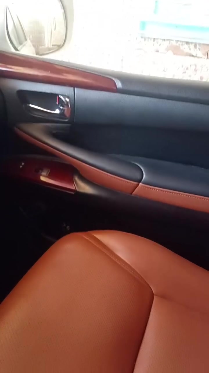 يا الله
لكزز موديل 2013 اصل فووووول
السيارة مكفولة ما عدا قطعه وحدة صبغ فقط
محرك وكير وحداديه وتبريد كله مكفولة بشرط
السياره ماشيه ١٩٦  // ***********  //
السياره السنوية ورقم وهزه كله جديد لغايه ٢٠٣١
السعر 325 $
