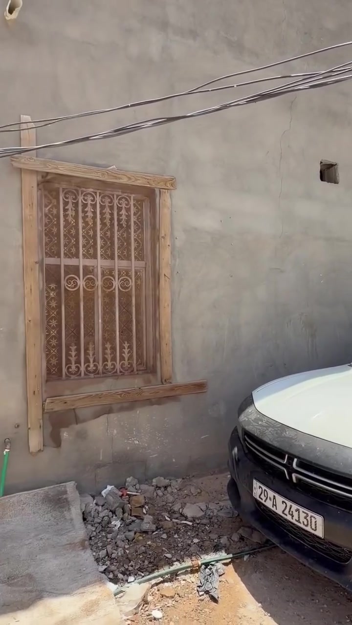 فرصه استثمار بيت البيع مقابل بين باب الدخول وباب الخروج المطار 
البيت بسعر مناسب ومستعجل 
التواصل مع الرقم ***********
للمعلومات البيت ماجر ايجار ب150 الف تريده يطلع تريده يبقى بي
