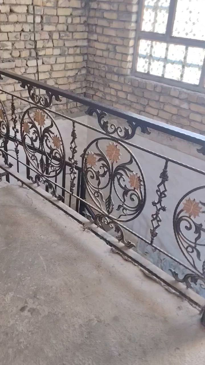 من رخصة مدير الكروب محجر للبيع طول المحجر ٨ متر  رقم الهاتف ***********
