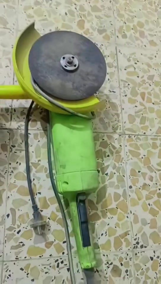 سلام عليكم عندي غراض دريلات وكوسرات هذن لبيع مكاني بل حسينية خدمات واكو توصيل داخل لحسينيه مجاني رقم الهاتف***********بي واتساب
