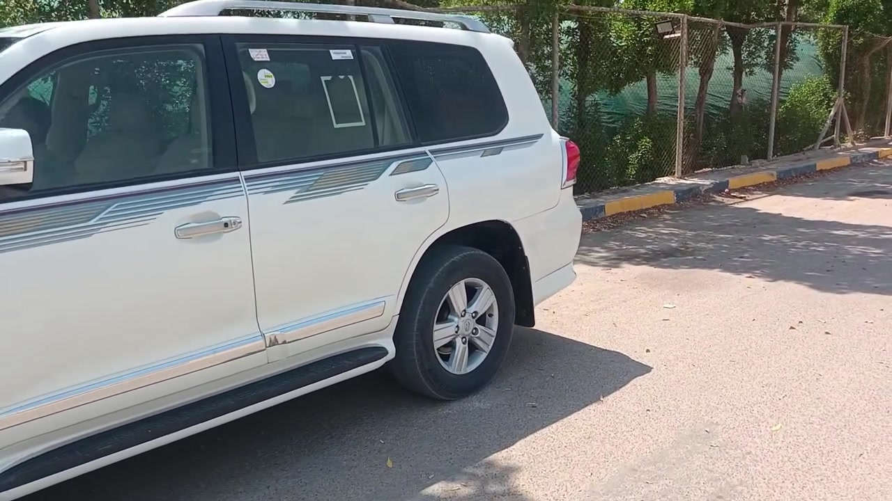 لاندكروز ١٤ كفاله سعر ٣٥٠ بي مجال البصرة قضاء المدينه ***********
