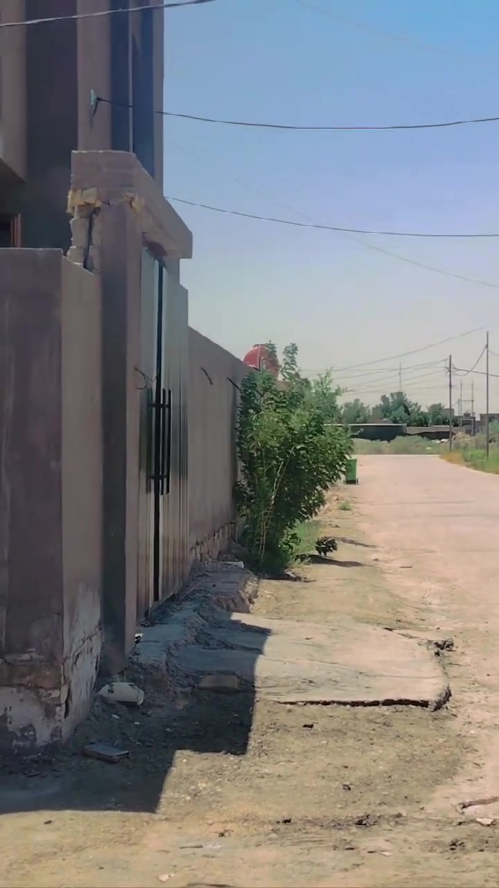 السلام عليكم قطعه ارض للبيع طابو صرف حي الامير مساحه 150 متر قطعه حلوه وقريبه على الشارع العام واستثماريه تخليها شهرين تستفاد بيها باسمي تحويل مباشر خدمات كامله مي وكهرباء تبعد عن تبليط 30 متر مقابيل المدرسه رقم الاستفسار ***********
