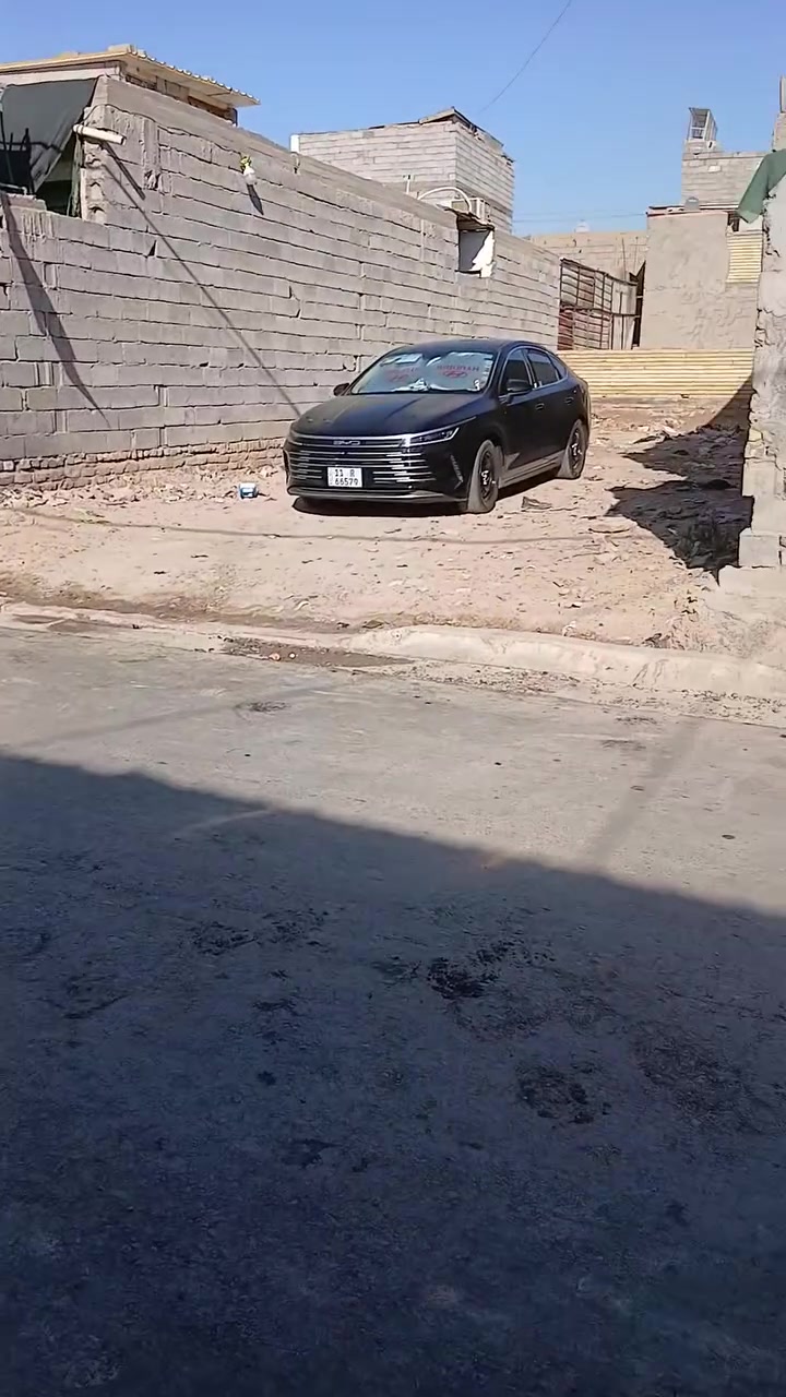 السلام عليكم بيت للبيع منطقه سبع قصور شارع ابو علي قرب اسواق سامي مساحه البيت 100 سعر 36 نهايته رقم الموبايل ***********

