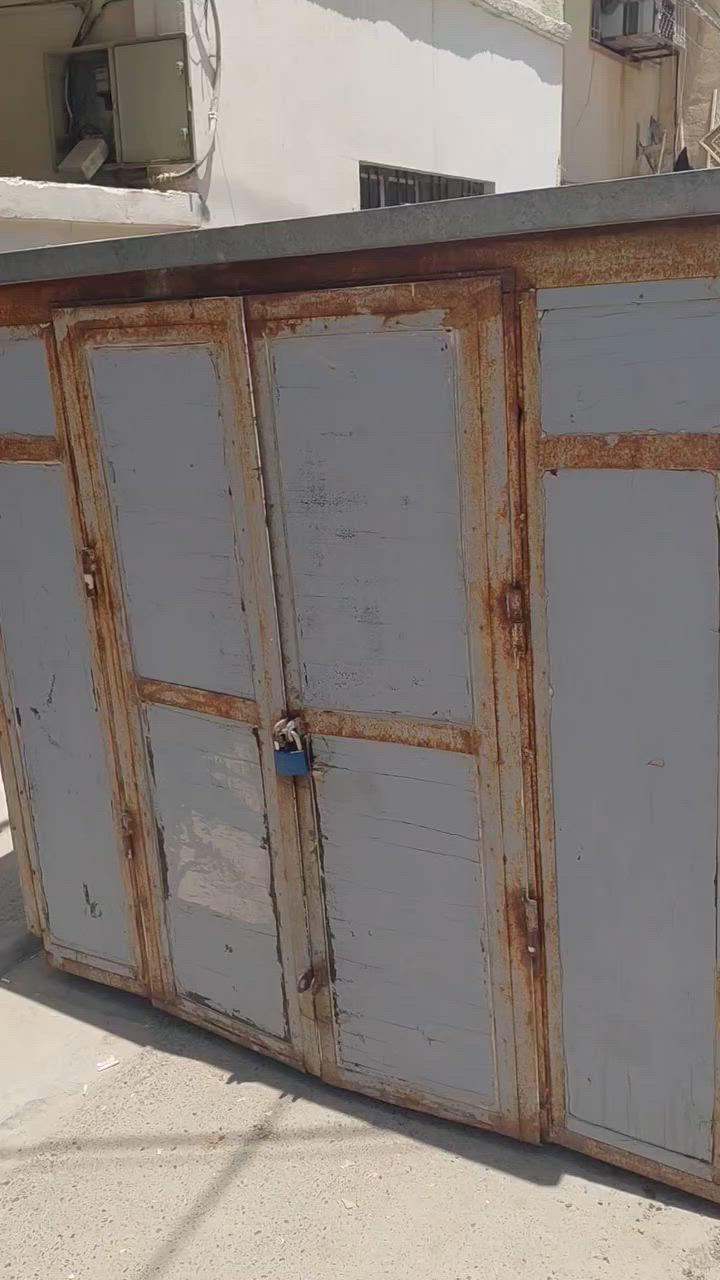 محجر بوكس كية جنت شادهة على بنكو ٣٠٠٠ للبيع مكاني بغداد
تفاصيل السكف سندويج 
ولصفاح خشب بلاويد 
وبابين ينفتحن طلاكتين
ورفوف عدد ٢ 
سعر ٣٠٠ وبي مجال  ***********
