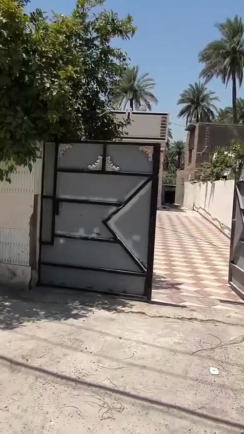 السلام عليكم
دار تتكون من ثلاث غرف نوم+استقبال+كليدور+مطبخ+مجمع صحي اجلكم الله+حديقة+كرج سعة خمس سيارت مساحة الأرض مع الدار 1000متر  طابو زراعي صرف سند 25 تحويل مباشر العنوان حله شارع 100الرابط بزال حجي علي تدخل على الشارع الفرعي يبعد 350متر عن الشارع الربط للاستفسار الاتصال على الرقم الموجود بيه واتساب 
***********
