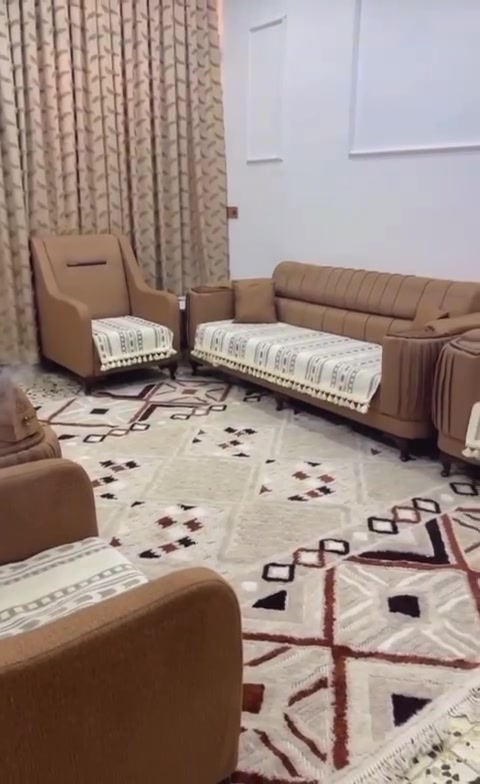 تخم ١٠ مقاعد سعره ٣٥٠
مكانه حي ؤر
***********
