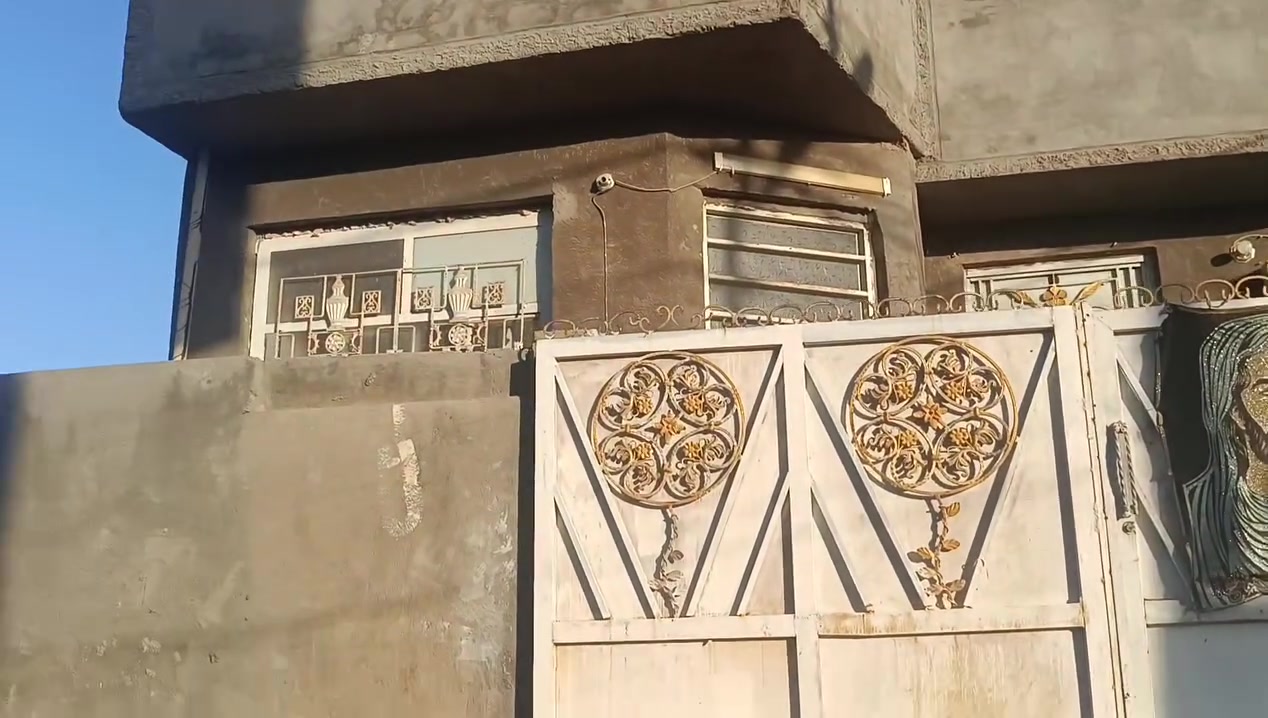 سلام عليكم بيت مساحه 150 طابو زراعي سند 25 مكان ورديه خارج خلف مجمع طبي الورديه اي ستفسار مراسلت الصفحه رقم ***********
