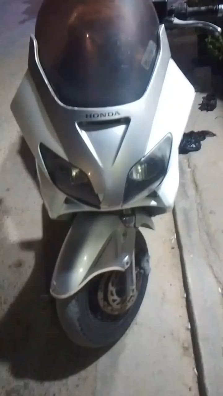 فورزا طفت فجاء ابيع كوم حديد كهربائيات كلها شغاله باتري جديد  زوج تاير دير ما تشتغل العنوان بغداد الشعب  سعر 175

 ‏‪***********‬‏
