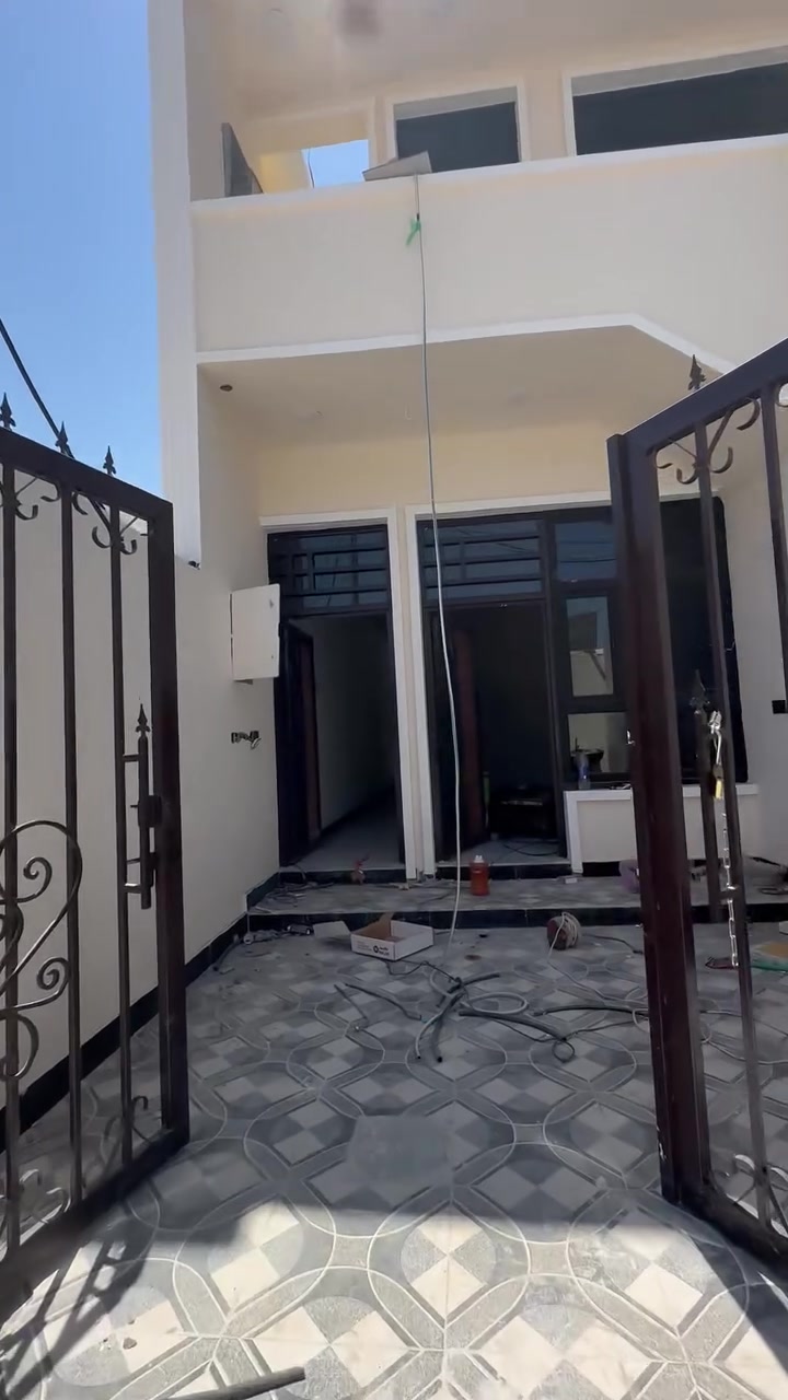 السلام عليكم منزل حديث مساحة ١٠٠ متر طابقين معزول
الموقع التحرير حولي بضهر مدرسة جديدة أهلية من قريب جامع عمر ابن عبد العزيز
طابو ملك صرف 

الاستفسارات ***********

