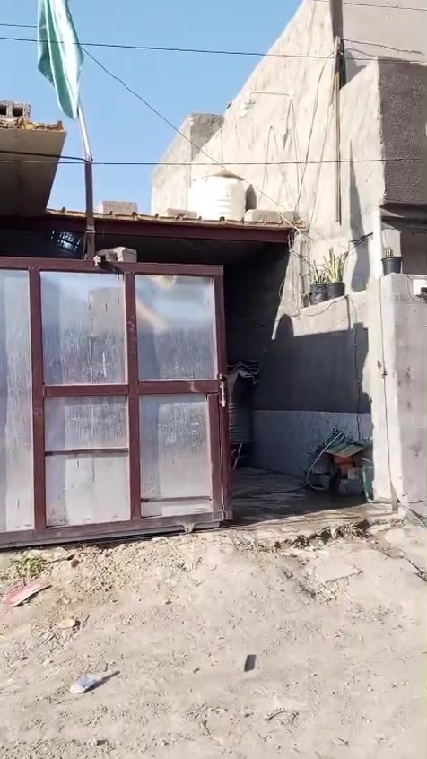 السلام عليكم ورحمة الله وبركاته ..
اللهم صل على محمد وآل محمد...

♦️دار للبيع طابو صرف تحويل سند مباشر للمشتري..

♦️المساحة ١٠٠م٢ وجه ٧ م ونزال ١٤.٥ م بناء بلوك والسقف سندويج..

♦️يحتوي على غرفة نوم واستقبال وصالة ومطبخ وصحيات داخلية وخارجية وكراج سيارة..

♦️يقع في كربلاء قضاء الحسينية حي الزهراء قرب شارع حولي المستشفى عرض الشارع  ١٢م.

♦️موقع مميز جدا وخدمات كاملة ماء وكهرباء ومجاري بالاضافة الى المدارس والاسواق.

♦️للاستفسار مراجعة عقارات الريتاج في كربلاء الحسينية حي الرسول خلف الدفاع المدني و مقابل مجمع الانباري ..

♦️بأدارةأبو ريتاج ألاماره***********■***********
           صباح العبيدي ***********/***********
       

♦️شعارنا الثقة والصدق والامان في التعامل مع الجميع
