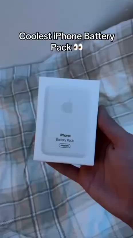 🔋 بطارية MagSafe Battery Pack من أبل 🔋
زيد عمر بطارية آيفونك بلمسة واحدة!

- التصاق مغناطيسي قوي ومثالي خلف الهاتف مباشرة.
- شحن لاسلكي ذكي وآمن يحمي بطارية جهازك.
- حجم صغير وخفيف يسهل حملها معك في كل مكان
- توافق تام مع جميع هواتف آيفون.


**إذا كنت صاحب هذا الإعلان وتريد حذفه لأي سبب، رجاءا أرسل رسالة إلى الدعم الفني**