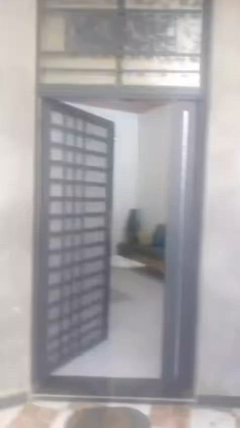 بيت لبيع بالعكر الغربي قريب على منصوريه وره سكه حديث بناءه مساحته 125 يتكون من غرفه+ صاله+ مطبخ+ ديوانيه+ حمام داخلي+ منور +حمام خارجي +طارمه  بيه وصل طابو جاهز لسكن مولد وكهرباء مجاري حكوميه
***********
