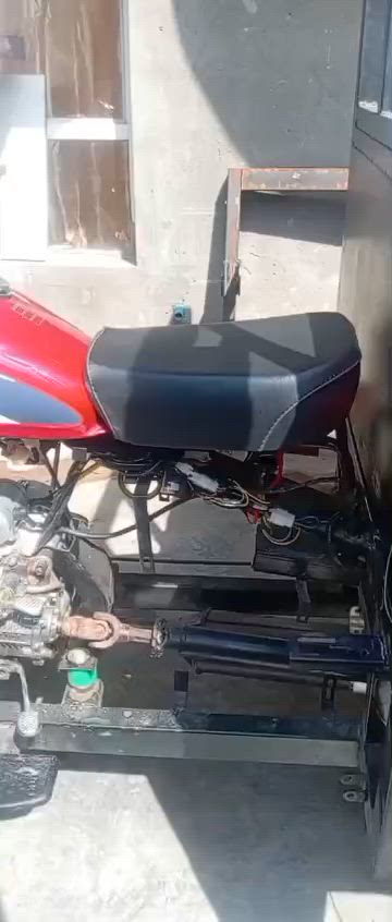 السلام عليكم اخوان ستوتا دايوان محرك جديد صار سبوع من شديته كهربائيات جدد تايرات تخم بدي جديد الستوتا موديل 15 اوراق كلها اصوليه  السعر قفل 600 والشراي يتصل على الرقم ***********
