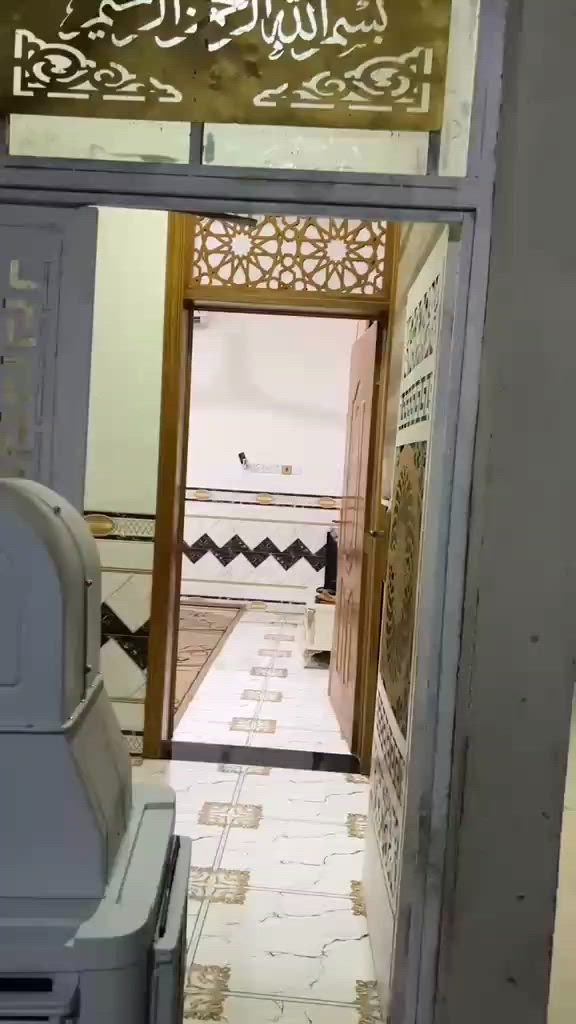 بيت مساحته 170 مع قطعه ارض مساحتها 740 متر واجهه 19 ونزال 39 متر سند 25 بأسمي سهم قرار محكمه الدار بناء حديث السعر 350 مليون وبيه مجال رقم الهاتف ***********