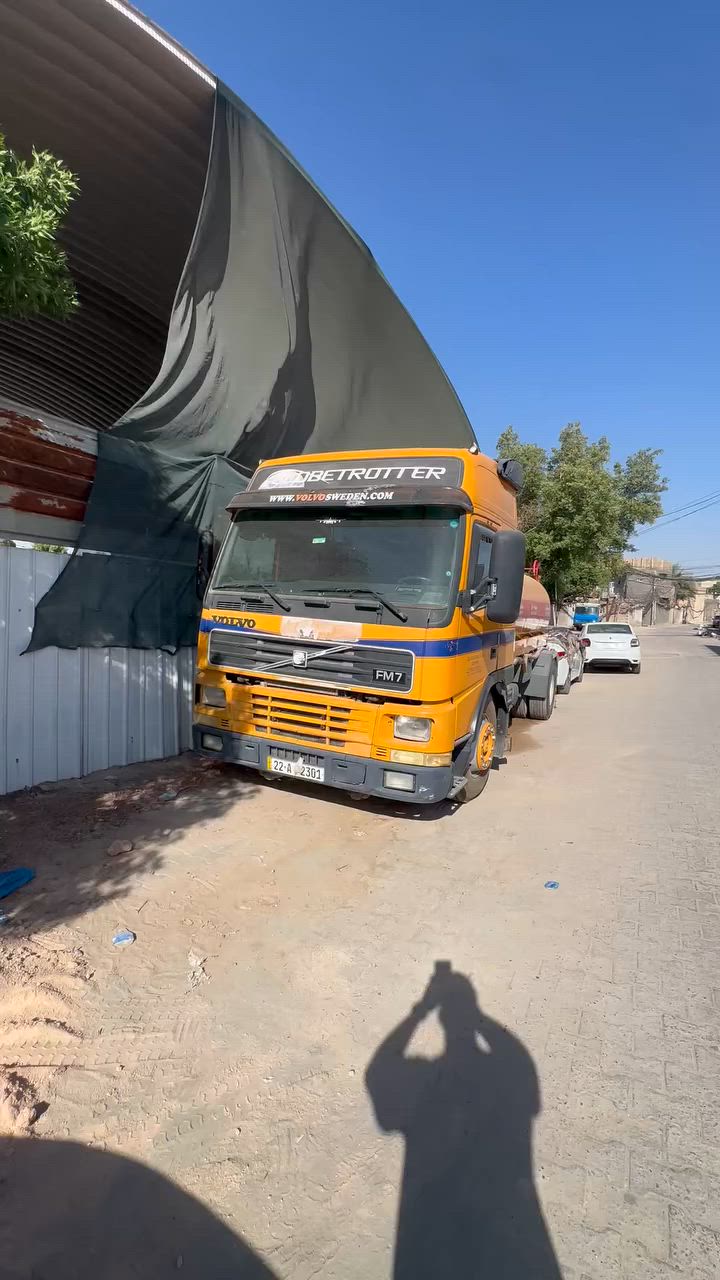 سلام عليكم
للبيع فالفو موديل 2000 بأسمي مداور ثاني يوم جاهزه للعمل طوناج 10500 جي بي إس كامل تخم تاير سنويه جديده للاستفسار ***********
