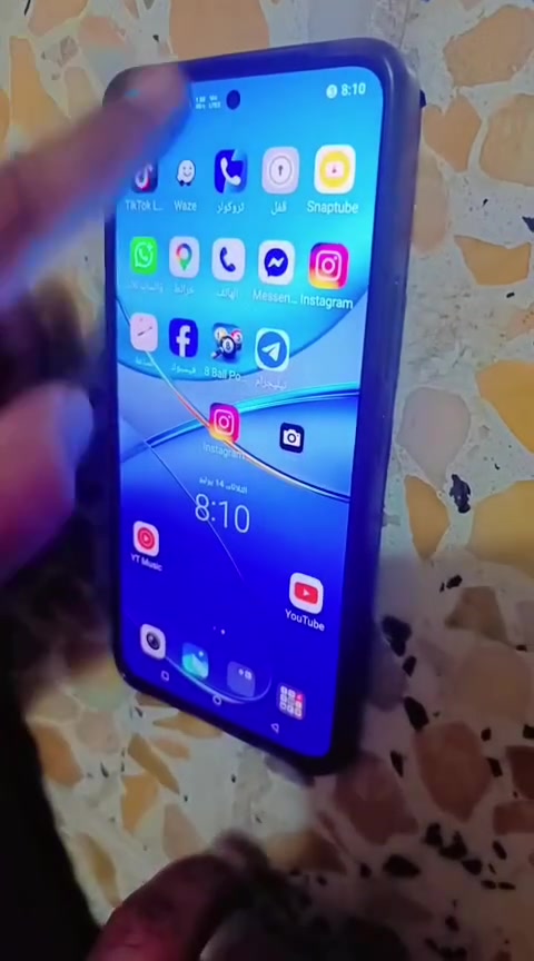 سلام عليكم من رخصت الدمن جهاز موبايل البيع فيفو السعر ١٧٥ مكاني حي العسكري جهاز نضيف كلش اخو الجديد رقم ***********
