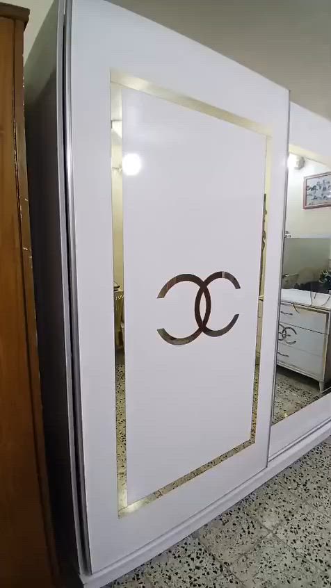 للبيع غرفه نوم مكونه من ٧ قطع
٢ كنتور 
٢ كومديات
٢ ميز تواليت 
جربايه


**إذا كنت صاحب هذا الإعلان وتريد حذفه لأي سبب، رجاءا أرسل رسالة إلى الدعم الفني**