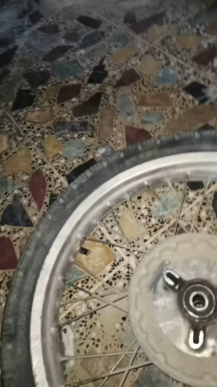 بي ثلمه خفيفه شرط بوربرن حصر
45 الف 
***********
خلفي حجم 18 82
