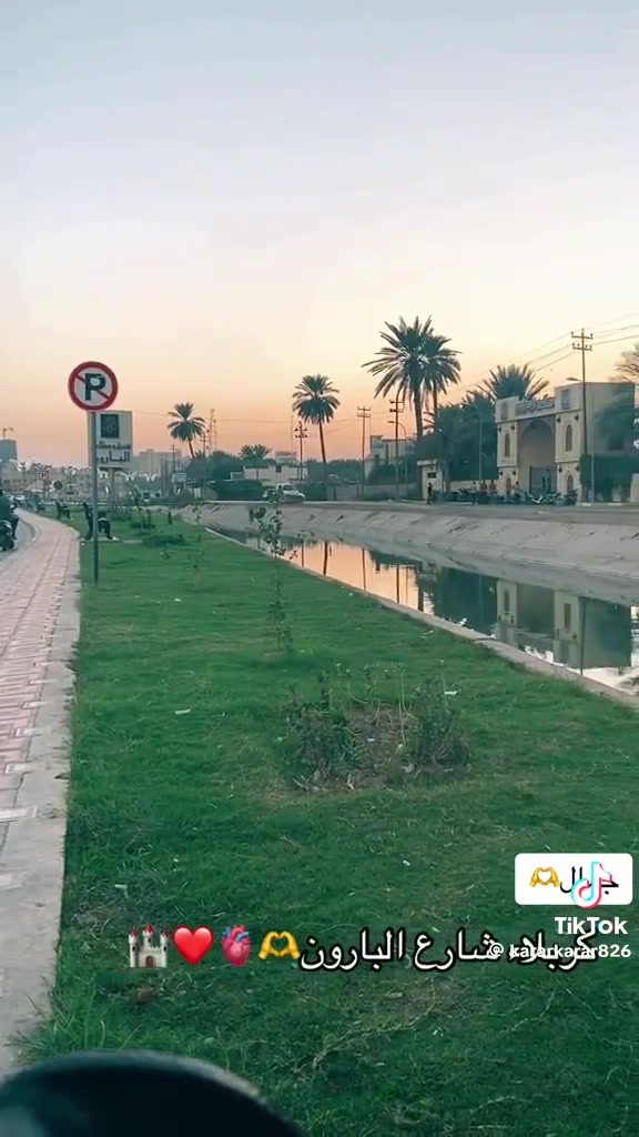 السلام عليكم 
عندي قطعه للبيع 
مساحه ٣٠٠ 
يم فندق البارون 
تبعد عن شارع العام ١٠٠ متر 
***********

