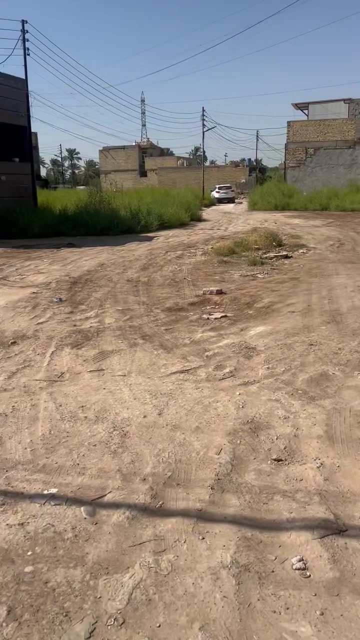 السلام عليكم بيت للبيع العنوان  السريدات القديمة المربع الرابع   طابو زراعي الاتصال والاستفسار الرقم   ***********
