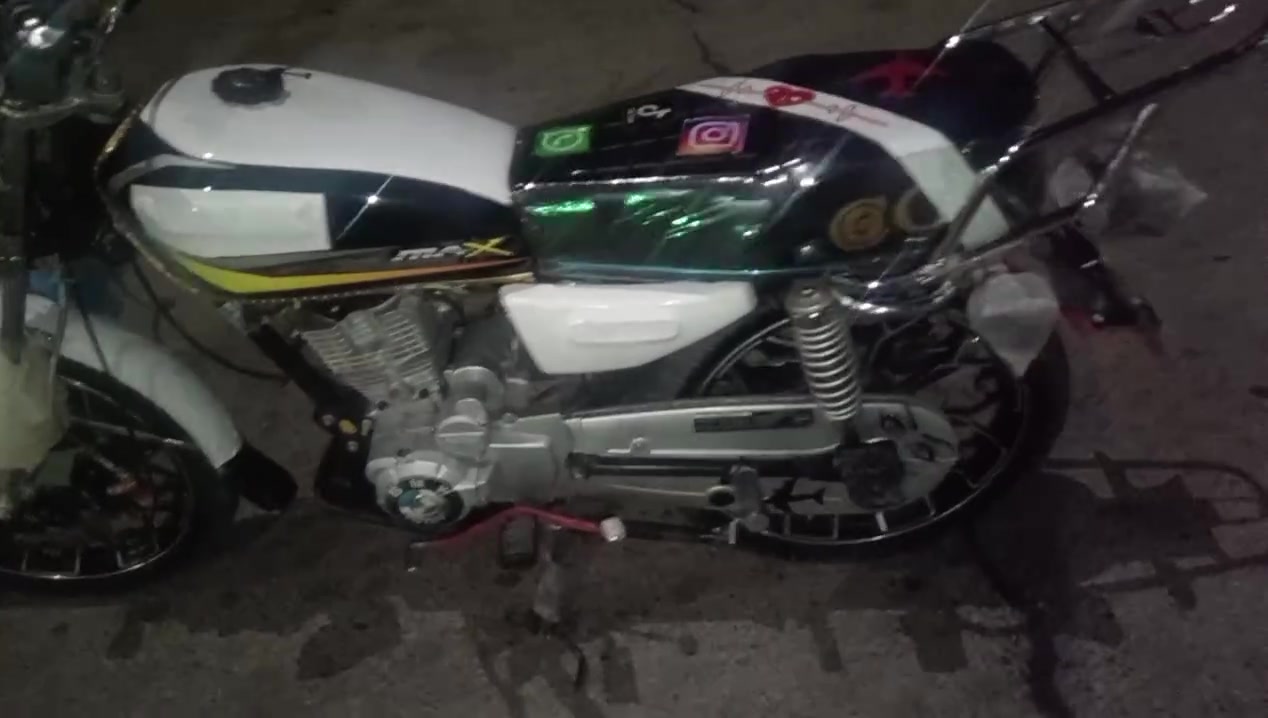 سلام عليكم اخوان درجة للبيع موديل 25خمسة كير مكينه 200نوعيه درجة سونك مكان جلولاء السعر 725بيها مجال ***********
