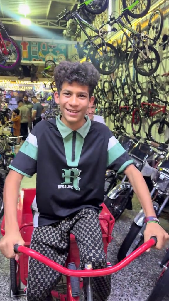 🚲 بايسكل ثلاثي قوي يتحمل الأوزان 💪 إذا تريد بايسكل عملي للشغل اليومي أو لنقل البضاعة، فهذا هو الاختيار المناسب. ✅ هيكل قوي ومتين ✅ يتحمل أوزان ثقيلة ✅ ثابت وسهل بالقيادة ✅ مناسب للشغل والتوصيل والاستخدام اليومي ✅ جودة واعتمادية وسعر منافس لا تضيع وقتك بالدراجات الضعيفة، خذ بايسكل يخدمك ويتحمل معك سنين. 📍العنوان: بغداد – شارع فلسطين 📞 للاستفسار: *********** متوفر الآن بكمية محدودة، احجز قبل نفاد الكمية. #بايسكل_بنات #بايسكل_ياباني #معرض_أبو_سجاد #الهم_صلي_على_محمد_وأل_محمد #معرض_ابوسجاد_للبايسكلات 
