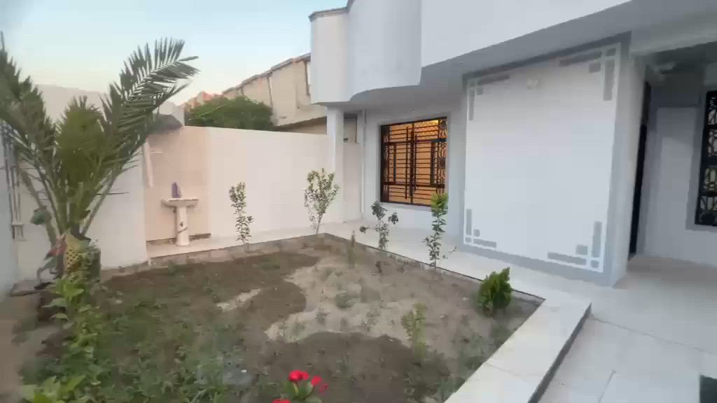 بيت طابو صرف طابقين مساحه ٢٢٠م طوريج حي الشهداء قريب المتنزه السعر ١٤٥ وباقي التفاصيل واضحه بلفيديو
***********
***********
