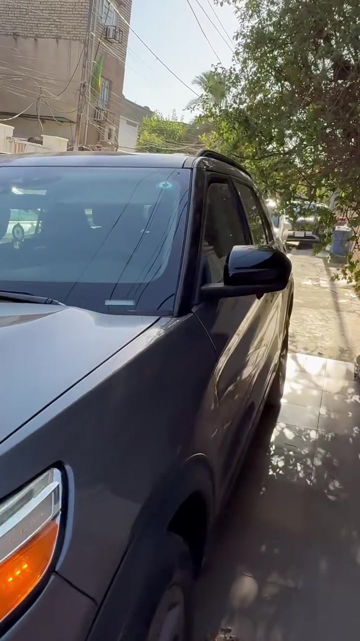 للبيع | فورد إكسبلورر XLT موديل 2023
* الفئة: XLT
* الموديل: 2023
* المحرك: 2.3 لتر EcoBoost تيربو
* القوة: 300 حصان
* ناقل الحركة: أوتوماتيك 10 سرعات
* الدفع: خلفي أو رباعي (حسب التجهيز)
* عدد المقاعد: 7 مقاعد

أبرز المواصفات:

* شاشة لمس 8 بوصات.
* دعم Apple CarPlay وAndroid Auto.
* كاميرا خلفية وحساسات.
* تشغيل ذكي (بصمة) مع زر تشغيل.
* مثبت سرعة.
* مكيف ثلاثي المناطق.
* مقاعد قماش عالية الجودة مع تعديل كهربائي لمقعد السائق.
* جنوط ألمنيوم 18 أو 20 بوصة (حسب التجهيز).
* مصابيح LED.
* أنظمة أمان تشمل:
    * فرملة طوارئ تلقائية.
    * تنبيه مغادرة المسار مع المساعدة على البقاء في المسار.
    * مراقبة النقطة العمياء.
    * تنبيه حركة المرور الخلفية
رقم الشاصي 1FMSK8DH3PGB32538
للاستفسار. ***********
