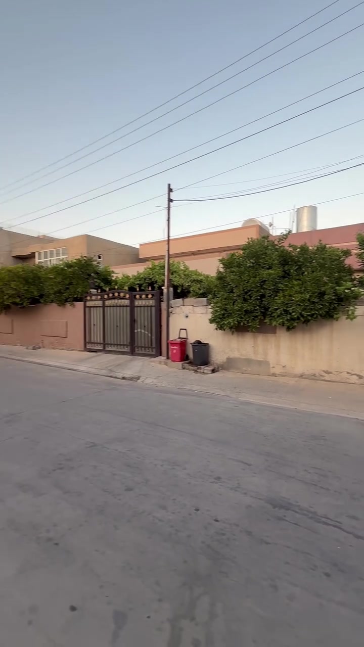 دار للبيع طريق بغداد حي المعلمين قرب جامع الفتح المساحه ٢٤٠ متر بناء نظيف قابل للسكن
العقار طابو ملك صرف 
السعر راسلنا ع الخاص او اتصل بالرقم التالي 
***********
او مراجعة مكتب عماد للعقارات 
عنوان مكتبنا طريق بغداد مقابل مول سلام هولدينك
