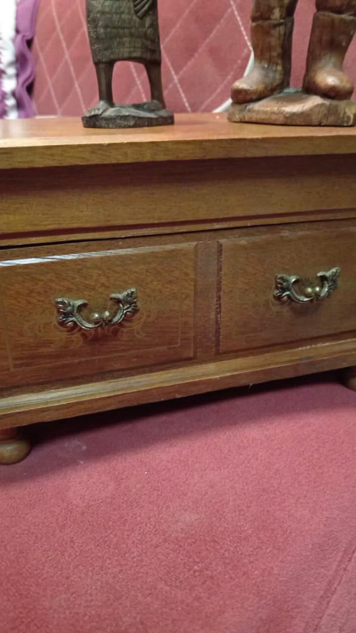 صندوق خشب اكسسوارات قديم بي موسيقى سعره ٢٠


**إذا كنت صاحب هذا الإعلان وتريد حذفه لأي سبب، رجاءا أرسل رسالة إلى الدعم الفني**