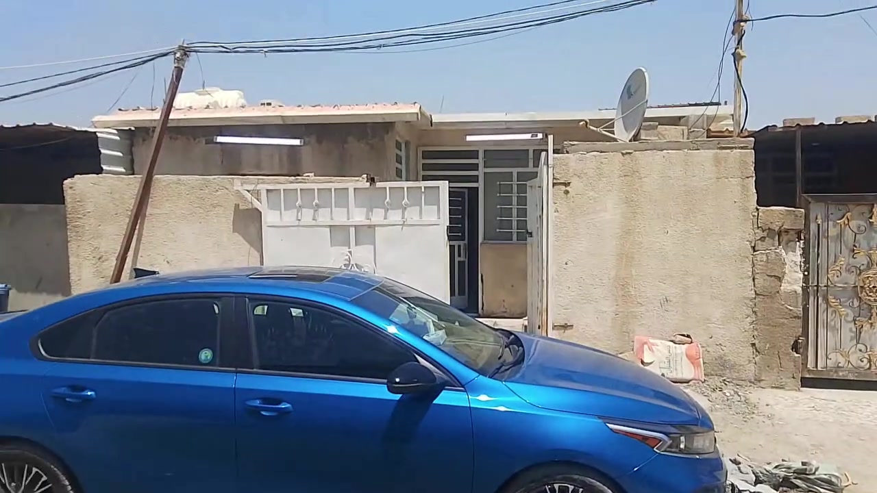 السلام عليكم من رحصت الادمن وافق يرحم والديك بيت تجاوز للبيع شارع المعهد خلف بيوت الاساذله قريب ع شارع زعفرانية شارع المعهد غرفتين وصاله ومناور وطرمه واضح بلفديو البيت من كلشي كامل ومكمل فارغ حالياً ماكور ميزر سحب موالد ذهبي وطنية وحده كيبل مجاري خط انترنيت كامل البيت نضيف السعر 27 وبي مجال بصيط *********** المراجعه المكتب ابو فضل المحمداوي
