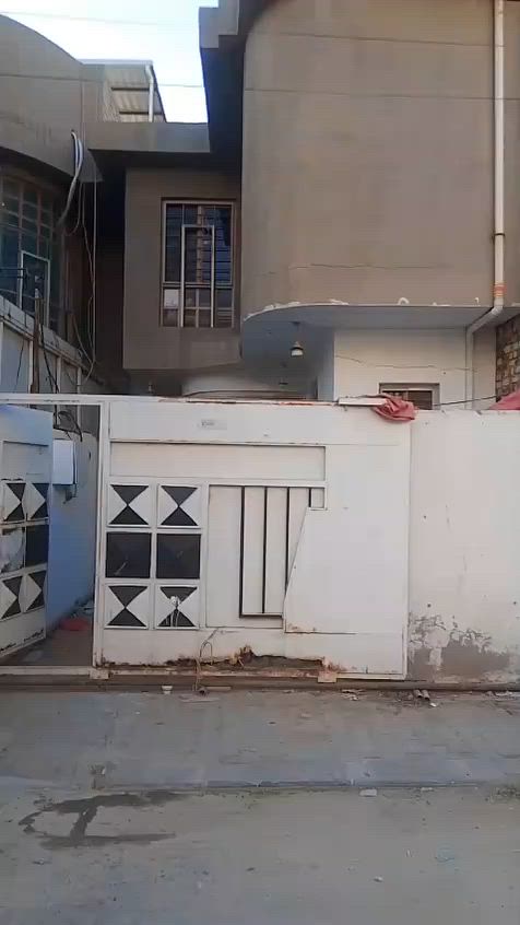 السلام عليكم بيت للايجار حي العداله المساحه 100 طابق ونص غرفتين وصاله عدد 2 استقبال مطبخ صحيات السعر 500 الف مراجعة مكتب الغدير للعقار  ***********
