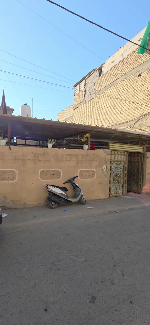 بيت للبيع المساحة 200م طابو زراعي سبع قصور شارع ابو علي قرب السنتر جميع الخدمات متوفره السعر 100 وبي مجال للإستفسار يرجى مراجعة الدلاليه الأمير عنوان دلاليه شارع ابو علي مقابيل المدرسة الأهلية ***********
