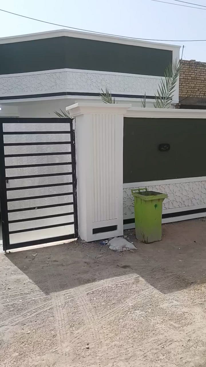 بيت 200 متر بحي البساتين مقابيل المحكمه الشعب وره أسواق سنتر حي البساتين رقم الجوال ***********
